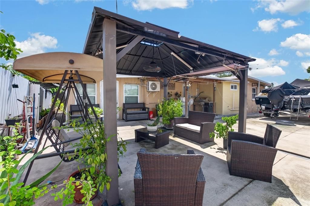 En Venta: $400,000 (4 camas, 3 baños, 2078 Pies cuadrados)