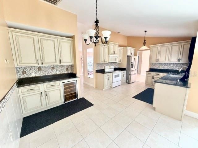 For Rent: $1,995 (3 beds, 2 baths, 1730 Square Feet)