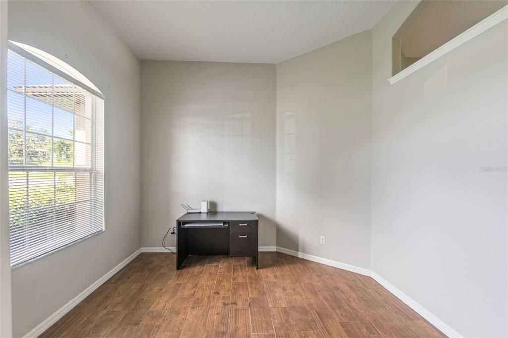 En Venta: $384,000 (4 camas, 3 baños, 2319 Pies cuadrados)