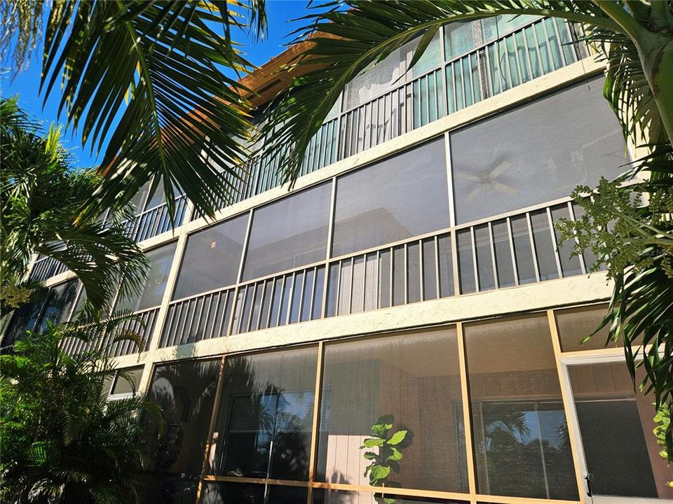 En Venta: $299,000 (2 camas, 2 baños, 940 Pies cuadrados)