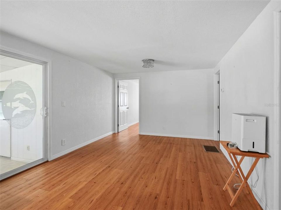 For Sale: $164,900 (3 beds, 2 baths, 1440 Square Feet)