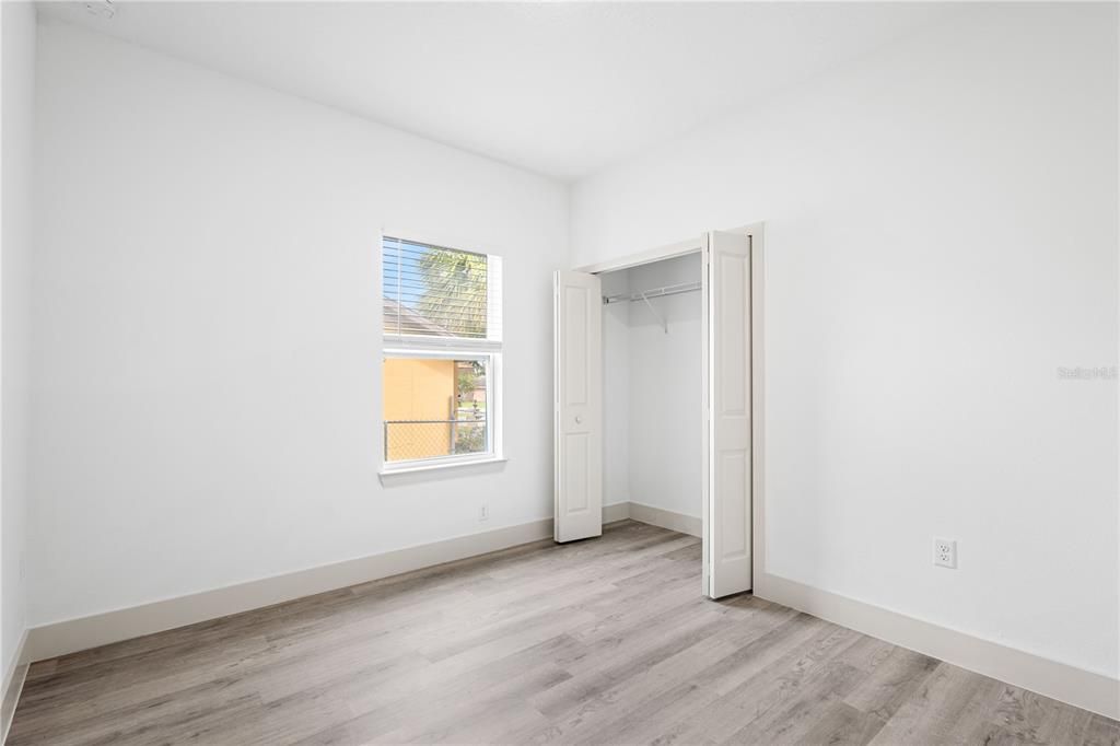 На продажу: $314,900 (4 спален, 2 ванн, 1679 Квадратных фут)
