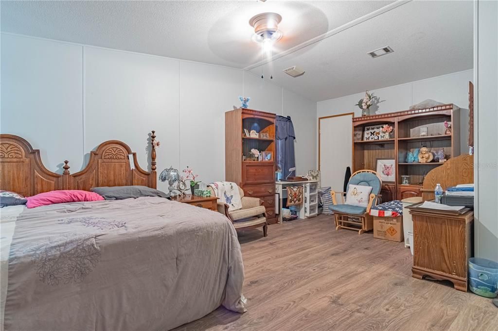 En Venta: $259,900 (3 camas, 2 baños, 2052 Pies cuadrados)