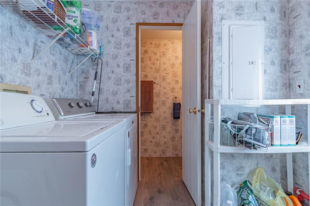 En Venta: $259,900 (3 camas, 2 baños, 2052 Pies cuadrados)