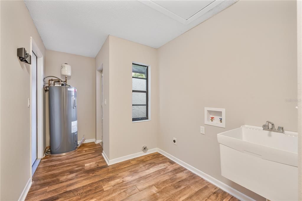 For Sale: $649,990 (4 beds, 2 baths, 2236 Square Feet)