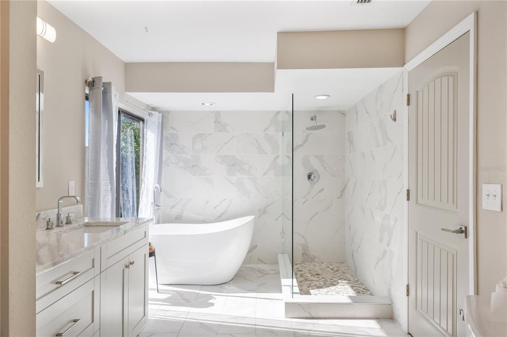 For Sale: $649,990 (4 beds, 2 baths, 2236 Square Feet)