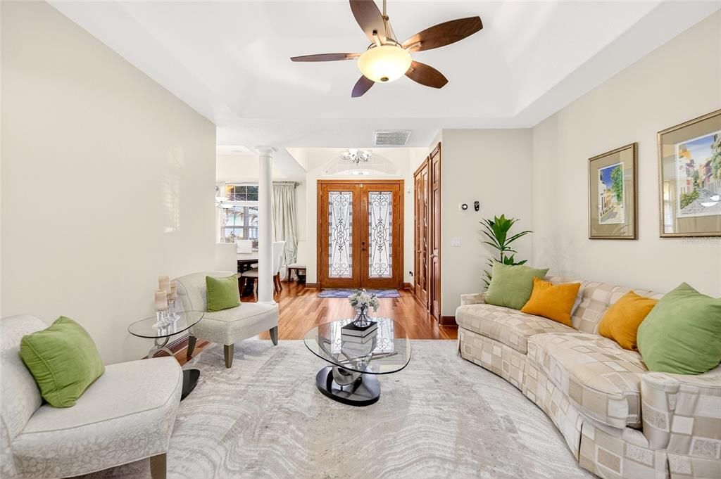En Venta: $899,000 (5 camas, 4 baños, 4106 Pies cuadrados)
