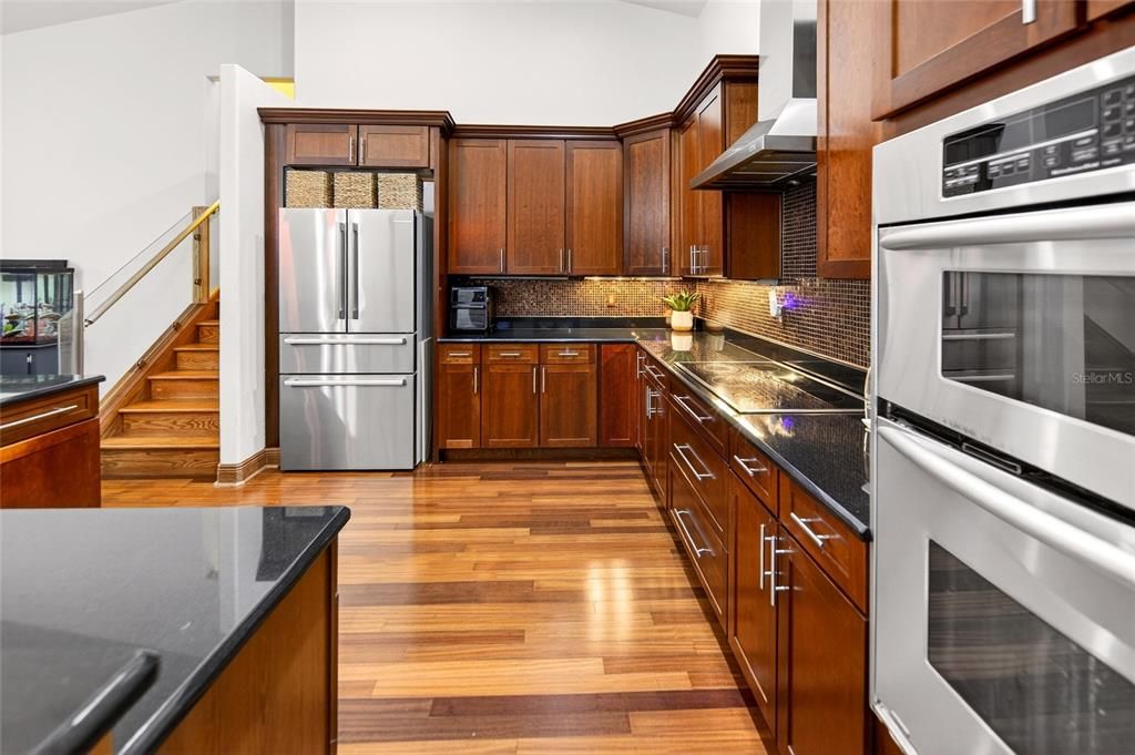 En Venta: $899,000 (5 camas, 4 baños, 4106 Pies cuadrados)