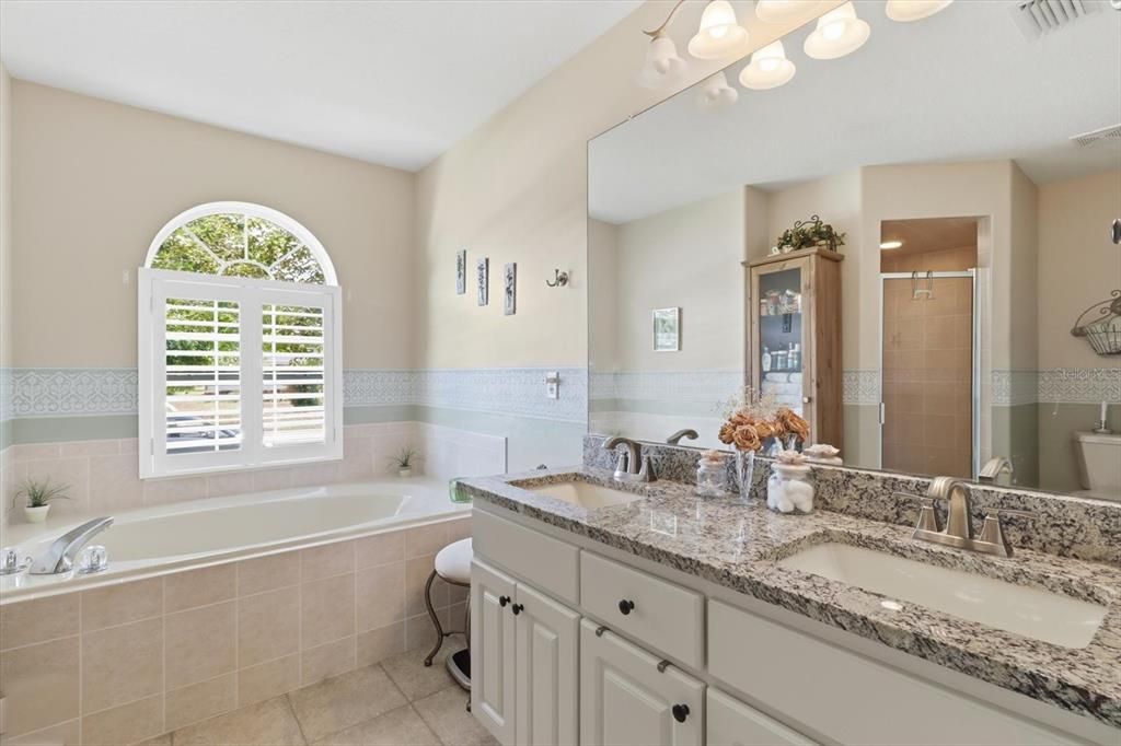For Sale: $269,000 (3 beds, 2 baths, 1577 Square Feet)