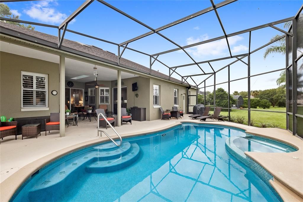En Venta: $799,000 (4 camas, 3 baños, 2737 Pies cuadrados)