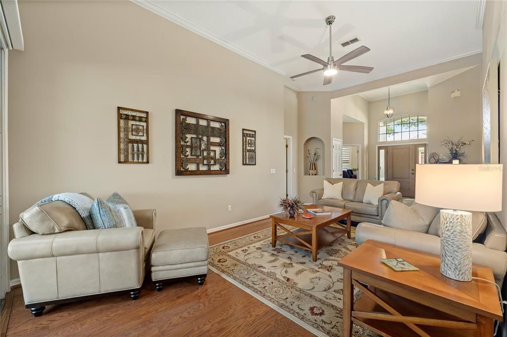 En Venta: $799,000 (4 camas, 3 baños, 2737 Pies cuadrados)