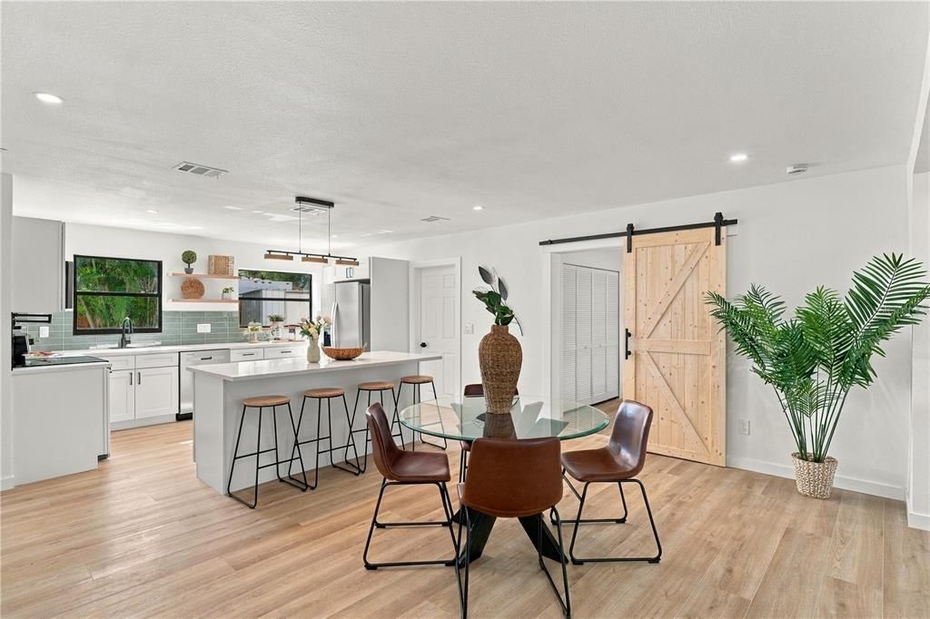 En Venta: $485,000 (4 camas, 2 baños, 1500 Pies cuadrados)