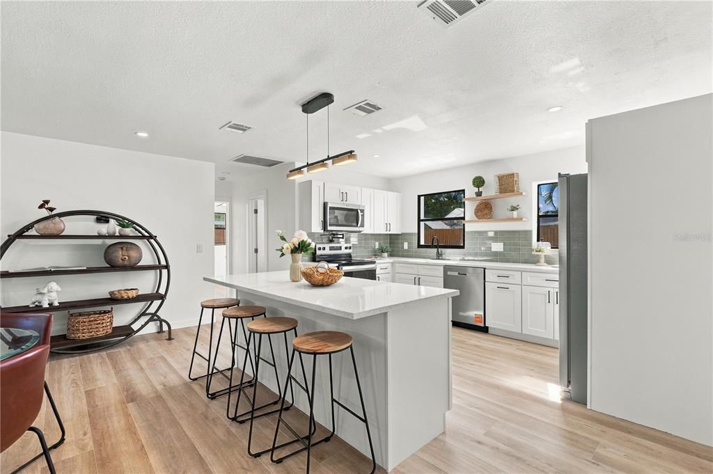 En Venta: $485,000 (4 camas, 2 baños, 1500 Pies cuadrados)