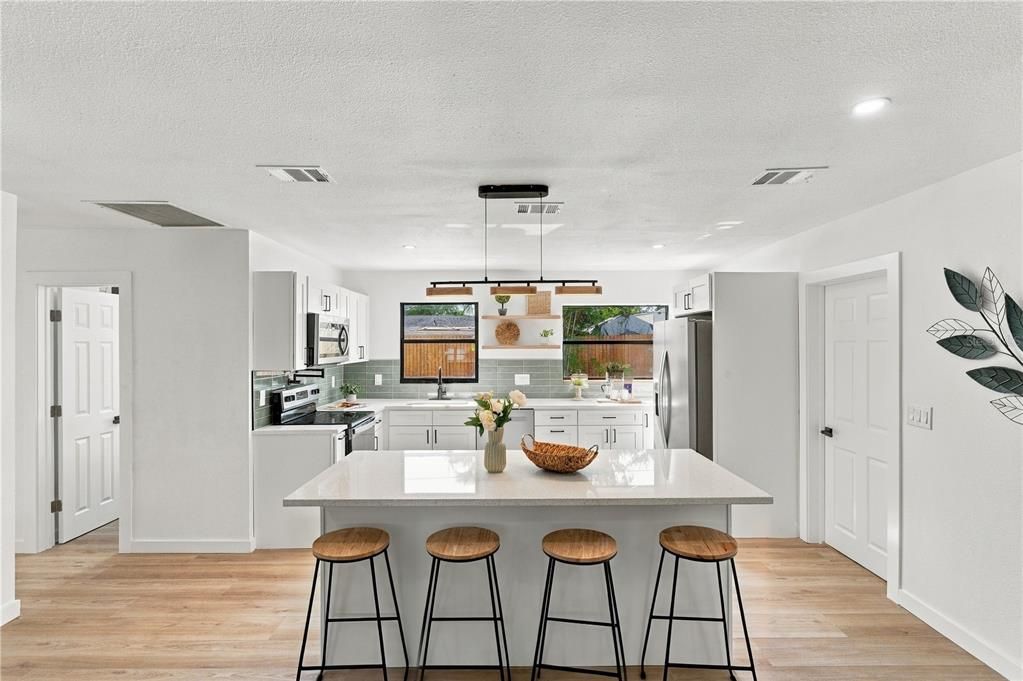 En Venta: $485,000 (4 camas, 2 baños, 1500 Pies cuadrados)