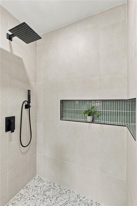 En Venta: $485,000 (4 camas, 2 baños, 1500 Pies cuadrados)