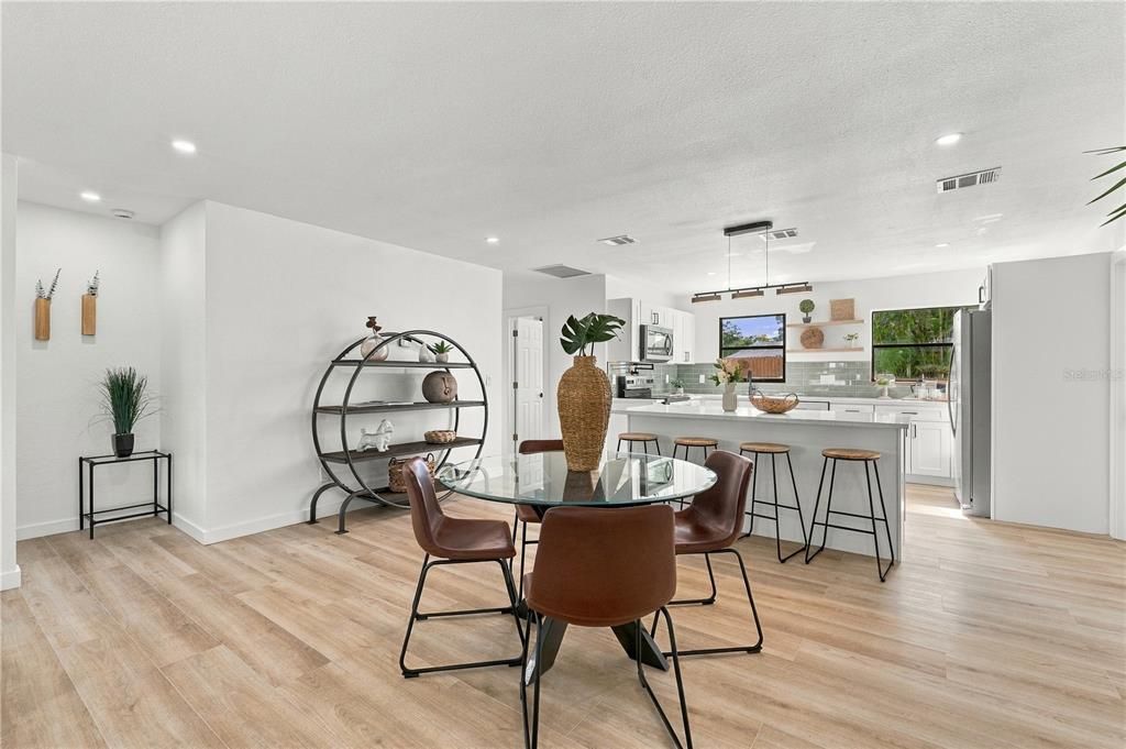 En Venta: $485,000 (4 camas, 2 baños, 1500 Pies cuadrados)