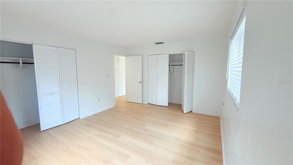 For Sale: $299,900 (4 beds, 0 baths, 2464 Square Feet)