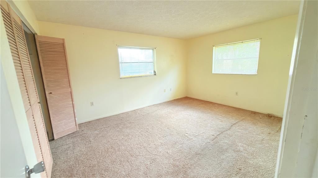 For Sale: $299,900 (4 beds, 0 baths, 2464 Square Feet)