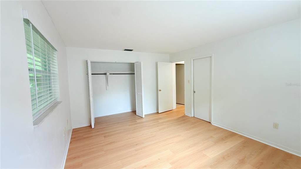 For Sale: $299,900 (4 beds, 0 baths, 2464 Square Feet)