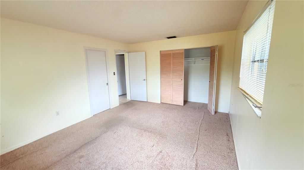 For Sale: $299,900 (4 beds, 0 baths, 2464 Square Feet)