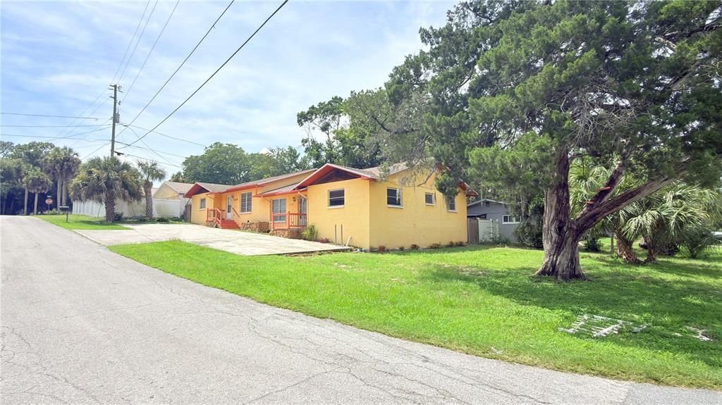 For Sale: $299,900 (4 beds, 0 baths, 2464 Square Feet)