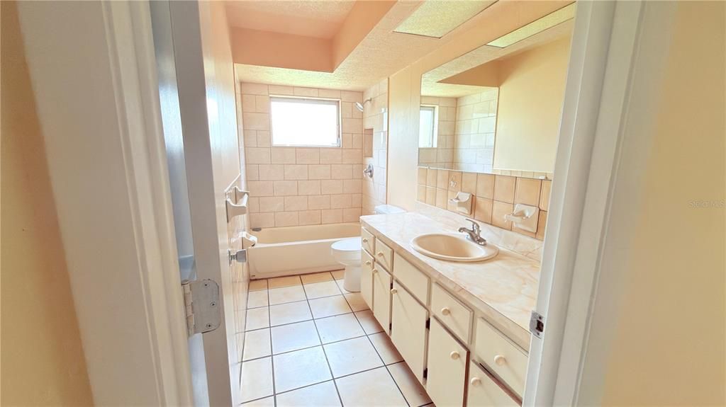 For Sale: $299,900 (4 beds, 0 baths, 2464 Square Feet)