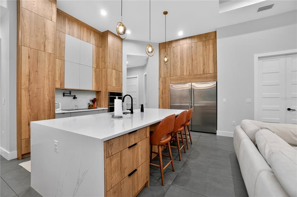 На продажу: $539,900 (3 спален, 3 ванн, 2145 Квадратных фут)