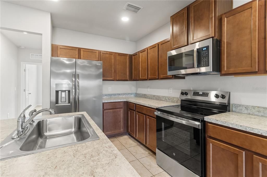 For Rent: $2,100 (3 beds, 2 baths, 1532 Square Feet)
