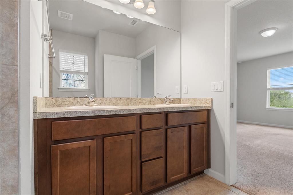 For Rent: $2,100 (3 beds, 2 baths, 1532 Square Feet)