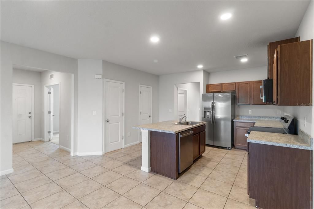 For Rent: $2,100 (3 beds, 2 baths, 1532 Square Feet)
