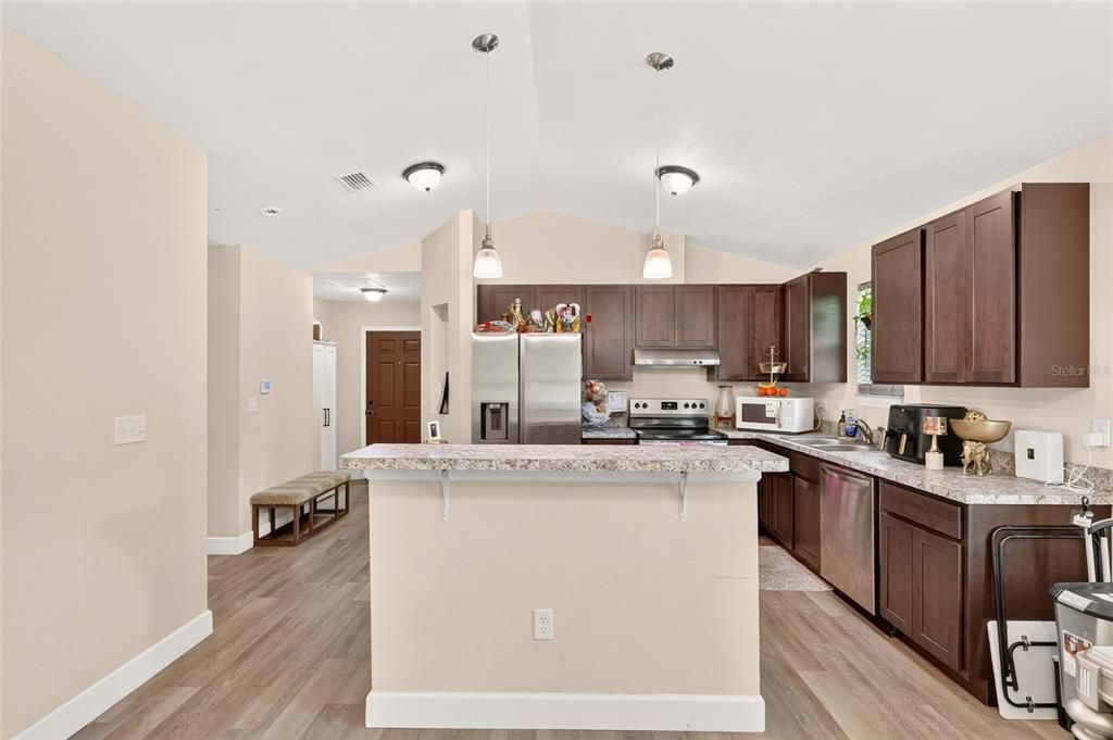 For Sale: $310,000 (3 beds, 2 baths, 1224 Square Feet)