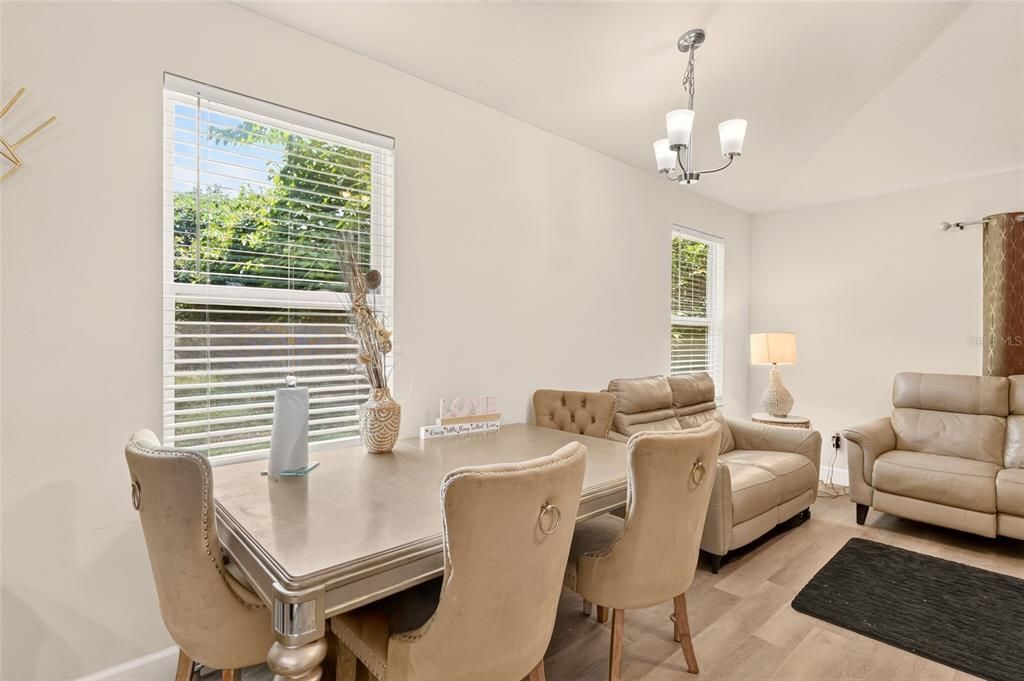 For Sale: $310,000 (3 beds, 2 baths, 1224 Square Feet)