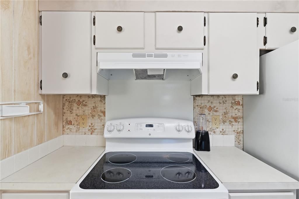 For Sale: $225,000 (2 beds, 2 baths, 1104 Square Feet)