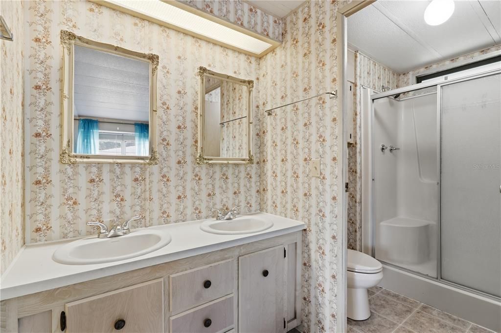 For Sale: $225,000 (2 beds, 2 baths, 1104 Square Feet)