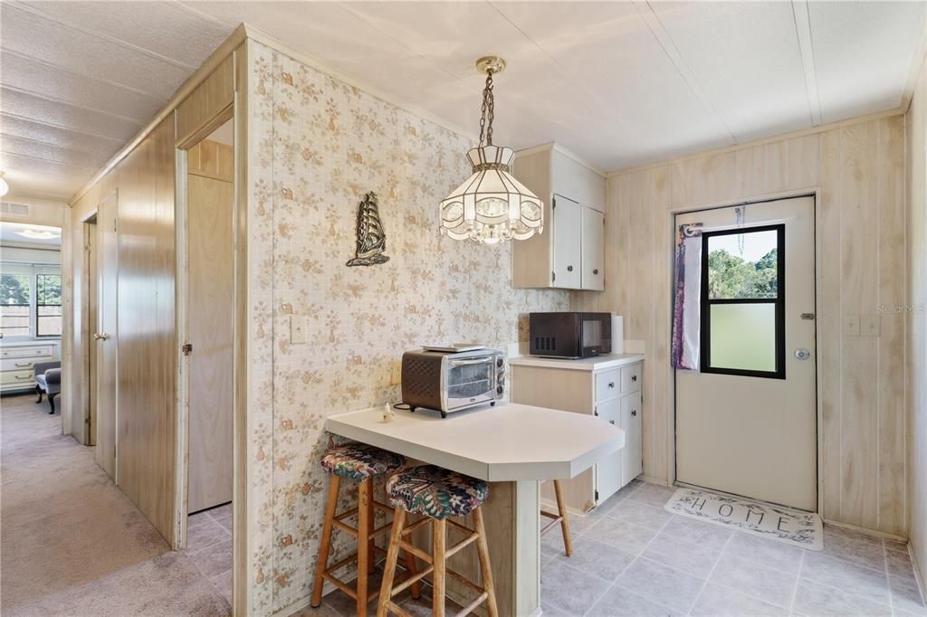 For Sale: $225,000 (2 beds, 2 baths, 1104 Square Feet)