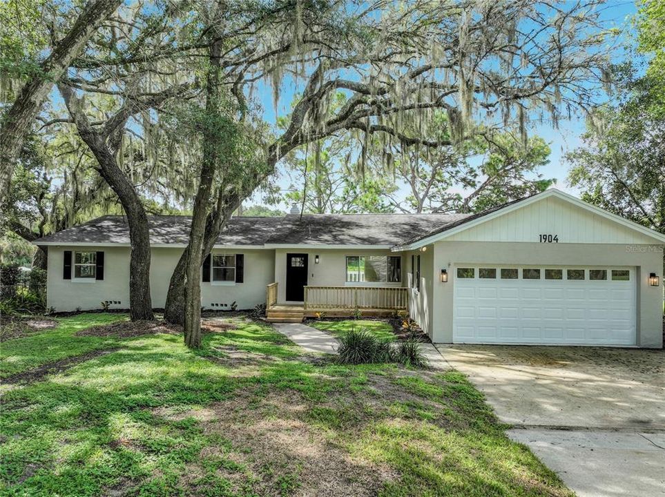 For Sale: $650,000 (4 beds, 2 baths, 2900 Square Feet)