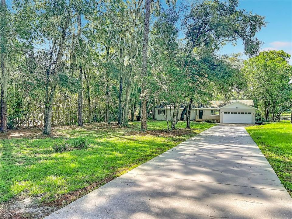 For Sale: $650,000 (4 beds, 2 baths, 2900 Square Feet)