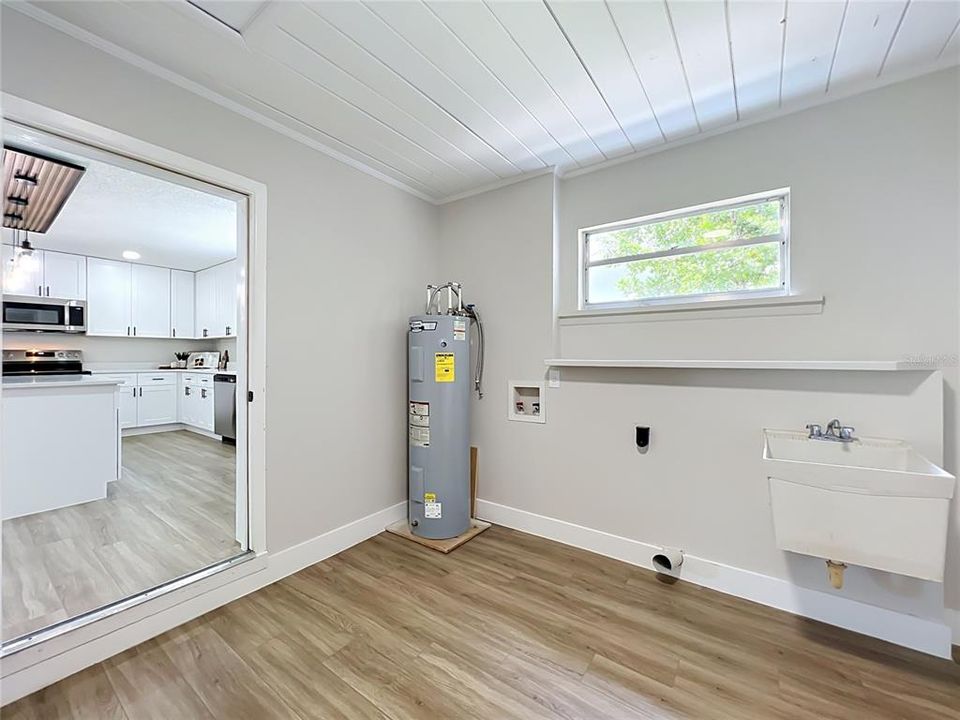 For Sale: $650,000 (4 beds, 2 baths, 2900 Square Feet)