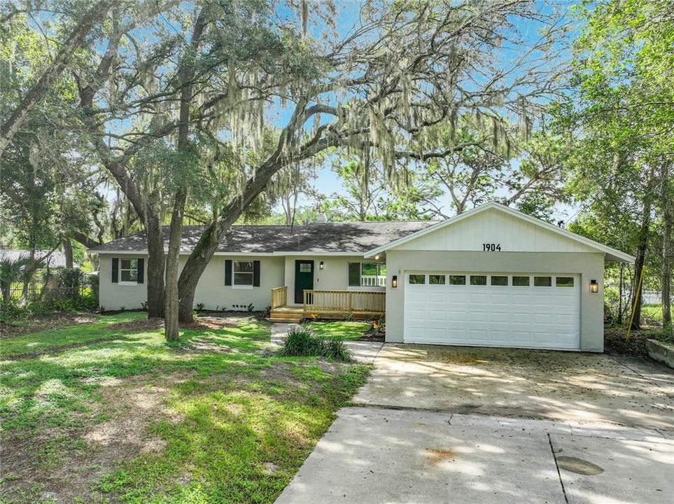 For Sale: $650,000 (4 beds, 2 baths, 2900 Square Feet)