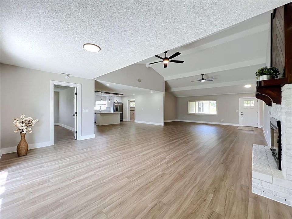 For Sale: $650,000 (4 beds, 2 baths, 2900 Square Feet)