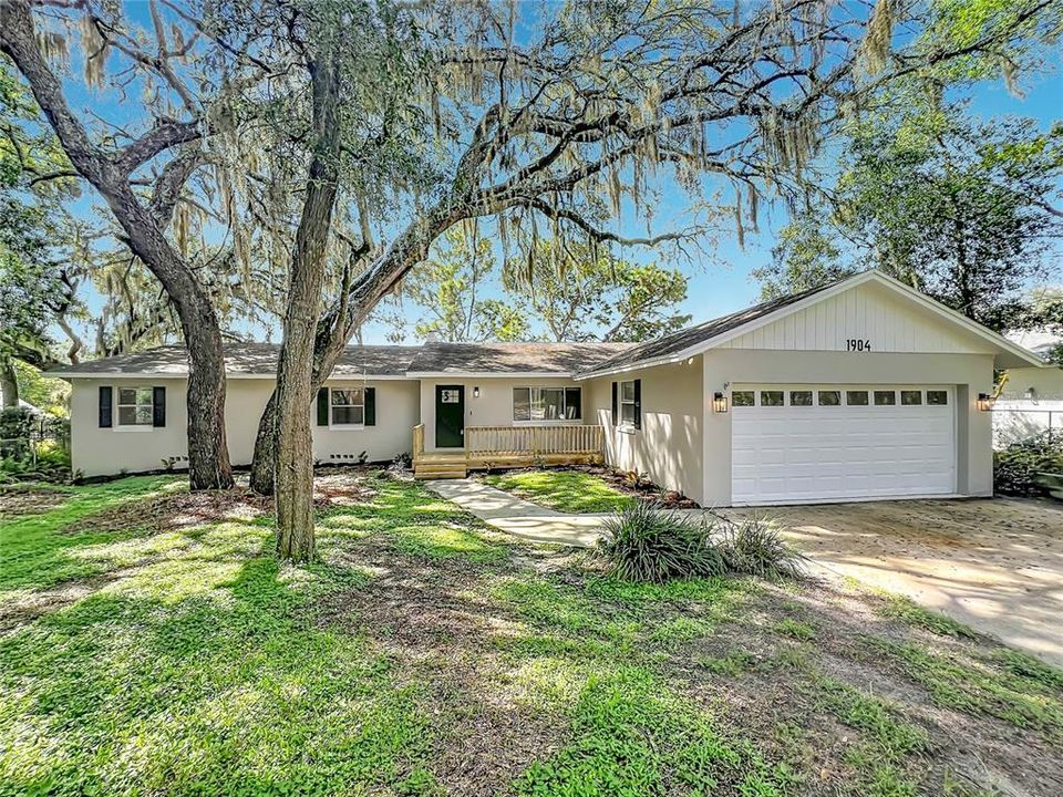 For Sale: $650,000 (4 beds, 2 baths, 2900 Square Feet)
