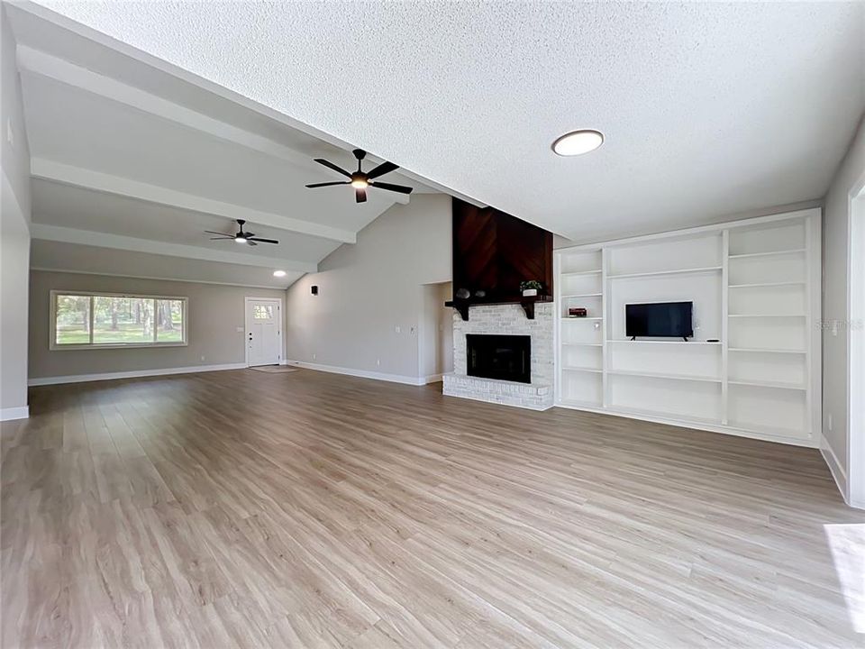 For Sale: $650,000 (4 beds, 2 baths, 2900 Square Feet)