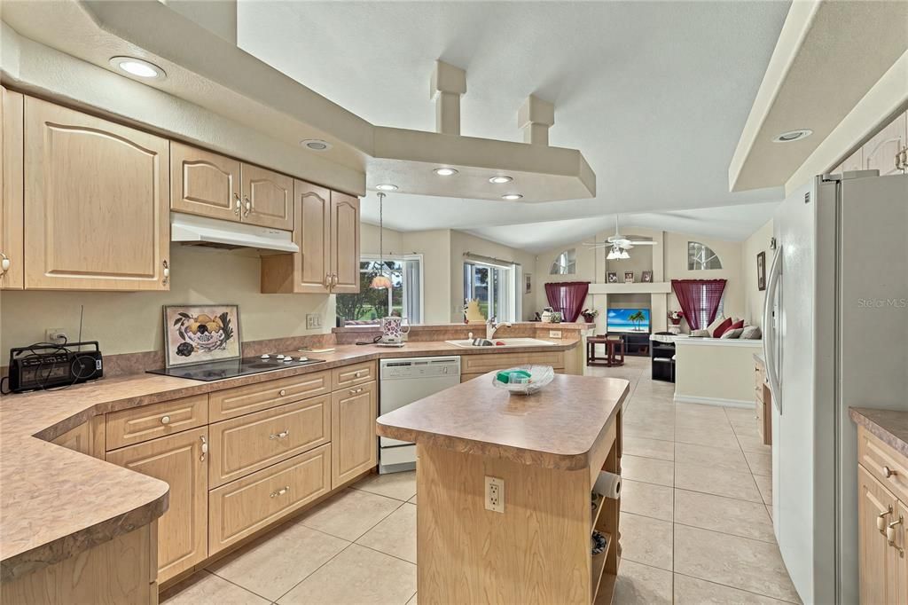 For Sale: $368,000 (3 beds, 2 baths, 2118 Square Feet)