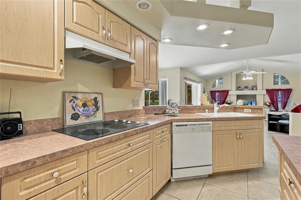 For Sale: $368,000 (3 beds, 2 baths, 2118 Square Feet)