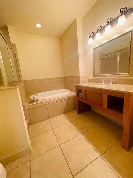 En Renta: $1,895 (4 camas, 3 baños, 1950 Pies cuadrados)