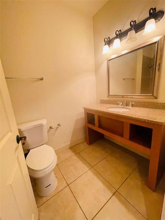 En Renta: $1,895 (4 camas, 3 baños, 1950 Pies cuadrados)