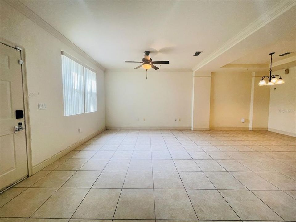 En Renta: $1,895 (4 camas, 3 baños, 1950 Pies cuadrados)