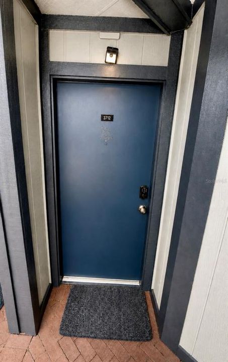 For Sale: $189,000 (2 beds, 2 baths, 820 Square Feet)