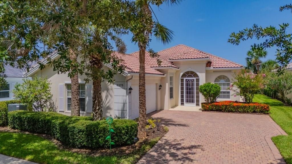 For Sale: $635,000 (3 beds, 2 baths, 2008 Square Feet)