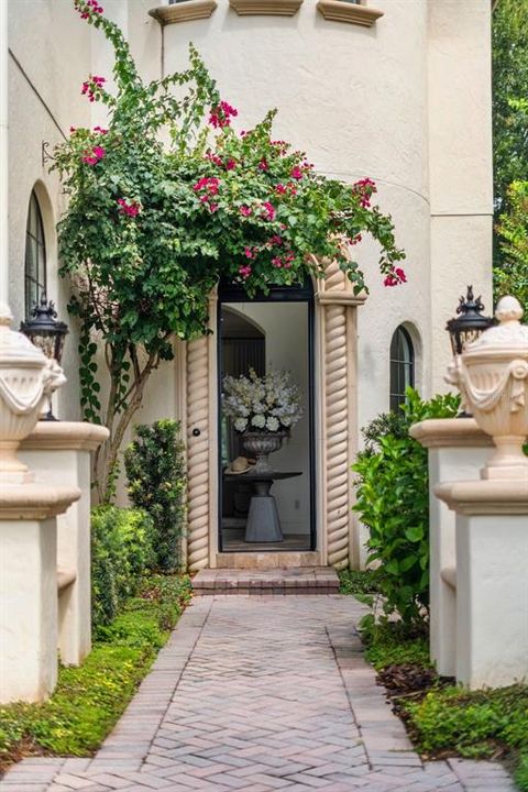 For Sale: $1,549,000 (4 beds, 4 baths, 4094 Square Feet)